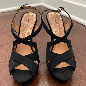 Black High Hills Size 8 1/2